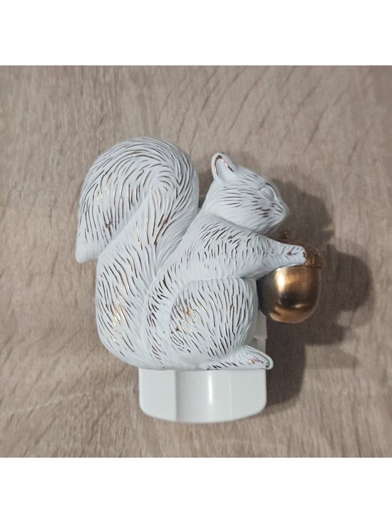 Yankee Candle Other - Scentplug Diffuser White with Copper Accents Squirrel Acorn Yankee Candle   Fall
